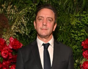 Peter Serafinowicz conta como amizade com Alex Garland, fã de Dark Souls, lhe rendeu papel no filme de Elden Ring