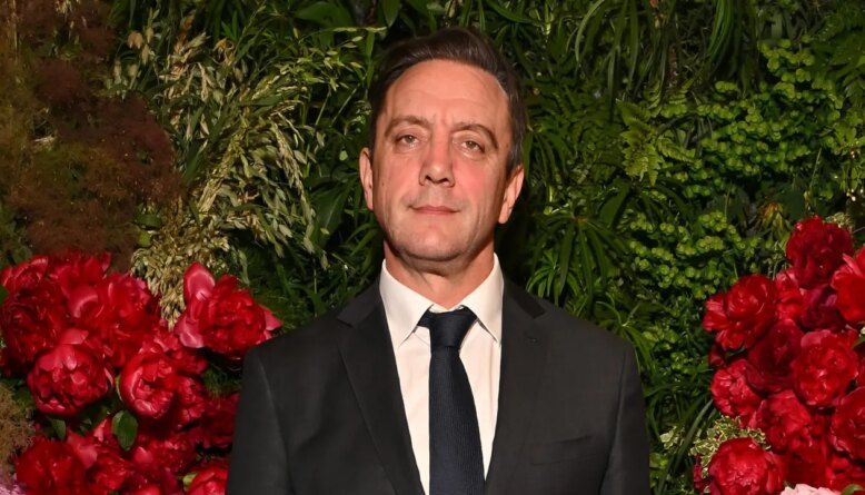 Peter Serafinowicz conta como amizade com Alex Garland, fã de Dark Souls, lhe rendeu papel no filme de Elden Ring