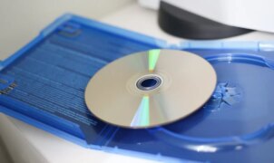 KFC e Dominos entram na onda de críticas à decisão da Sony de abandonar discos físicos no PlayStation