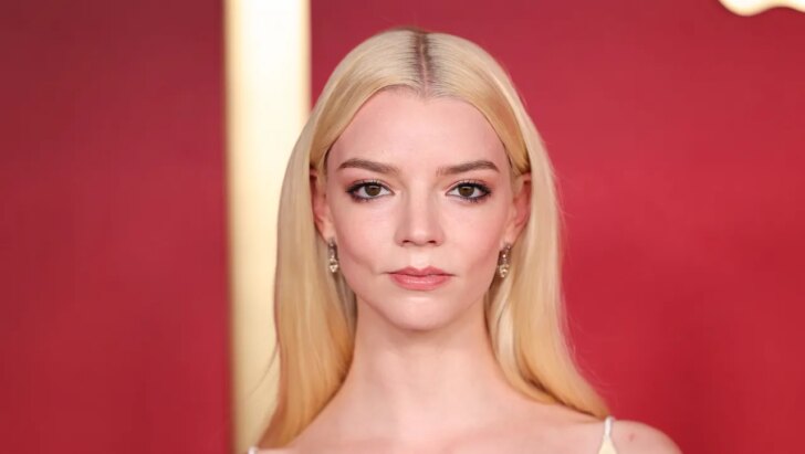 Anya Taylor-Joy celebra papel de elfa letal em O Senhor dos Anéis: A Caçada a Gollum e revela que vai ler os livros de Tolkien