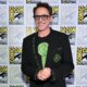Fã decifra mensagem secreta em runas no casaco de Robert Downey Jr. durante painel da Comic-Con sobre Vingadores: Juízo Final