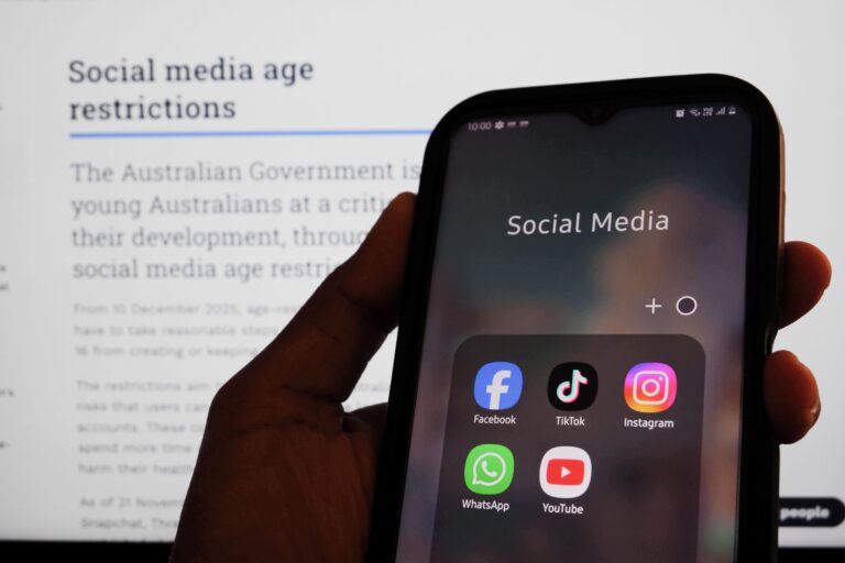 Proibição de redes sociais para menores de 16 anos na Austrália falha na verificação de idade, aponta estudo