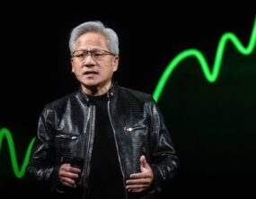 Em primeira postagem no X, Jensen Huang defende modelos abertos de IA ao lado de Google, OpenAI e Meta
