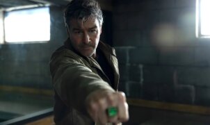 Fãs elegem Kyle Chandler como o RDJ da DC após final da 1ª temporada de Lanterns