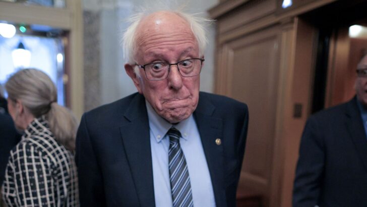 Bernie Sanders critica demissões na Xbox e ataca incentivos fiscais a grandes corporações