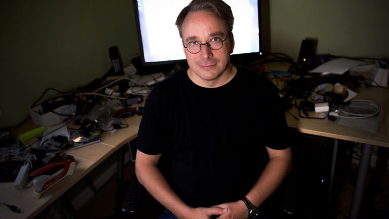 Linus Torvalds coloca o pé no chão: Linux não é projeto antIA e quem não gostar que fork a distro