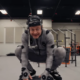 Andy Serkis volta a interpretar Gollum em vídeo dos bastidores de The Hunt for Gollum; filme estreia em 2027