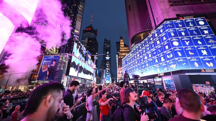Pokémon Go: sorteados para evento exclusivo em Times Square vendem Mewtwo raro por até US$ 10 mil e quebram regras do jogo