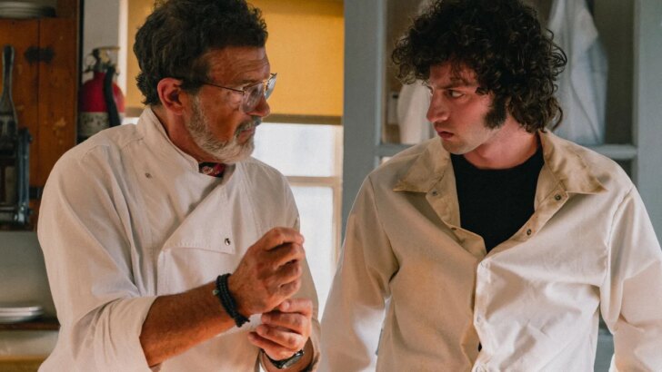 Crítica: Tony captura a juventude impulsiva de Anthony Bourdain em um verão transformador em Cape Cod