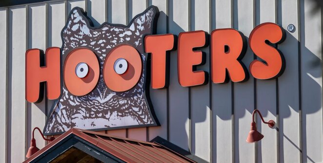 Hooters: The Movie vai contar a origem da rede em comédia com um dos fundadores no roteiro