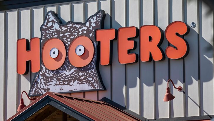 Hooters: The Movie vai contar a origem da rede em comédia com um dos fundadores no roteiro