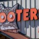 Hooters: The Movie vai contar a origem da rede em comédia com um dos fundadores no roteiro