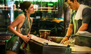 Diretor de One Night Only revela que cortou muita nudez do filme por desconforto do público