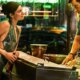 Diretor de One Night Only revela que cortou muita nudez do filme por desconforto do público