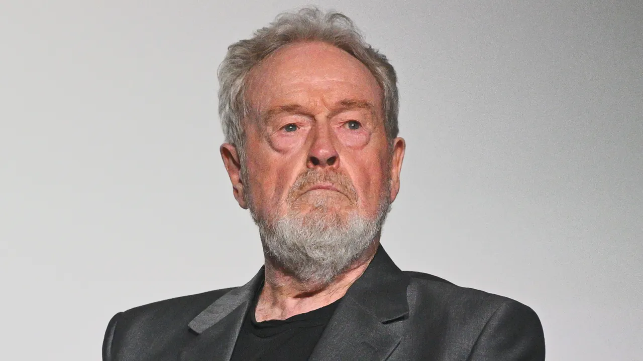 Ridley Scott volta para a franquia Alien e já reescreve o próximo filme