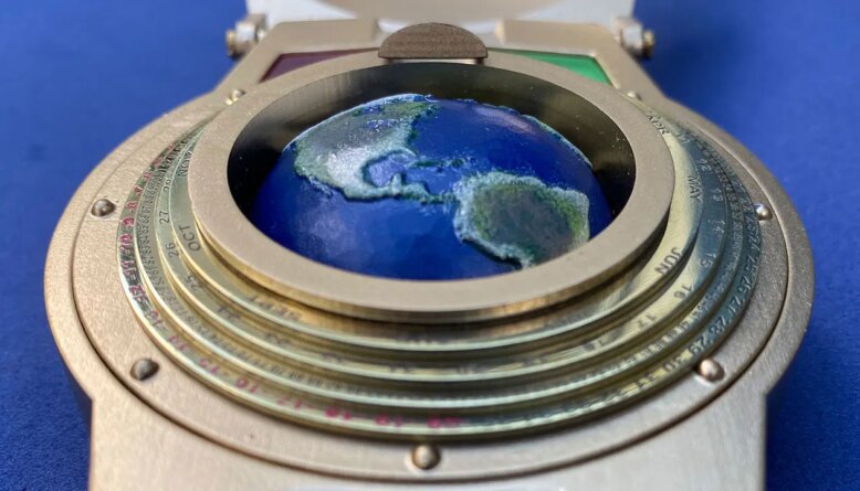 Fã de Voyagers! finalmente encontra réplica acessível do Omni após 40 anos