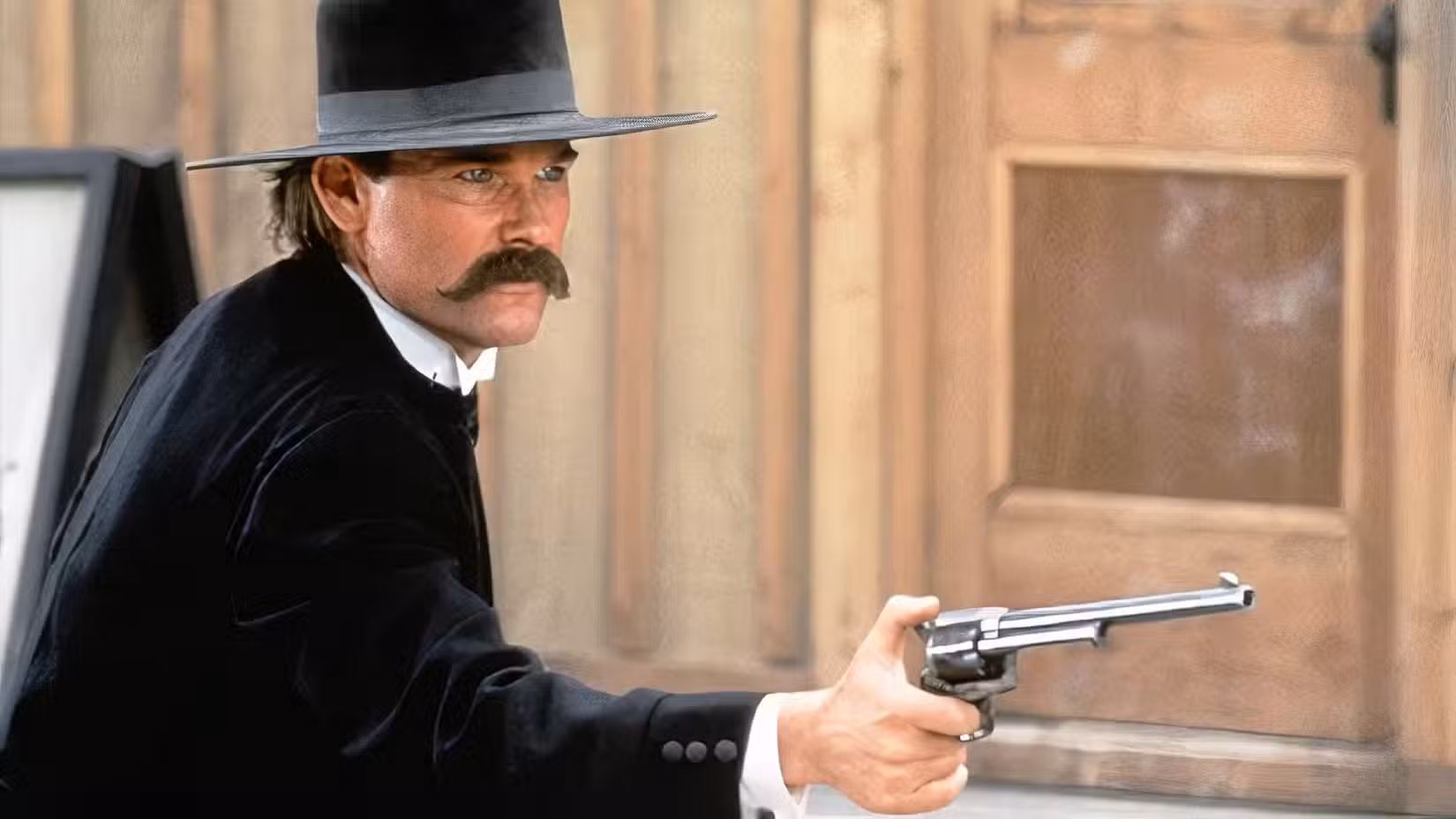 Tombstone-Kurt-Russell-Wyatt-Earp