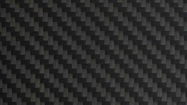 Dono de notebook Dell com mais de 8 anos relata dor causada por fibra de carbono no apoio de pulso