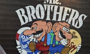 Mario e Luigi aparecem curtindo em barbearia de Harajuku, em Tóquio