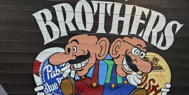 Mario e Luigi aparecem curtindo em barbearia de Harajuku, em Tóquio