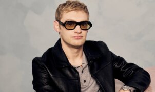 Diretor de Obsession volta com terror-comédia Anything But Ghosts nos cinemas em maio de 2027