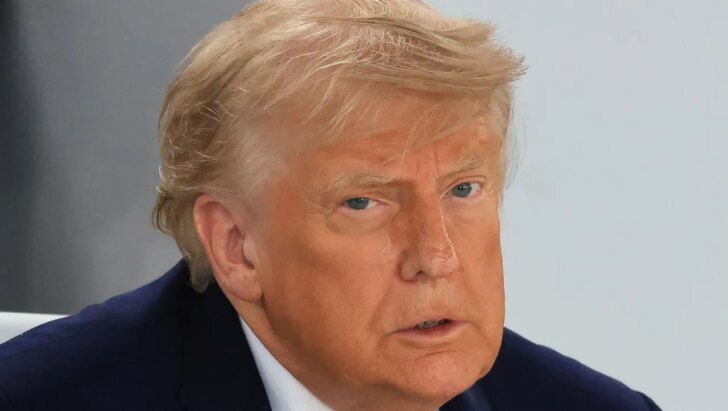 Trump chama alertas sobre riscos da IA de hoax e diz que único guardrail necessário é um presidente forte