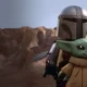 Especial LEGO Star Wars: The Mandalorian resume a série com humor e elenco de voz original