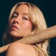 Sydney Sweeney aparece nua em anúncios do app Novig e gera revolta entre atletas