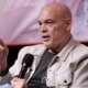 Vincent DOnofrio sai em defesa de Deborah Ann Woll após críticas aos trajes de Laufey em God of War