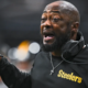 Ex-técnico da NFL Mike Tomlin vira YouTuber de Minecraft com cidade construída em 12 anos